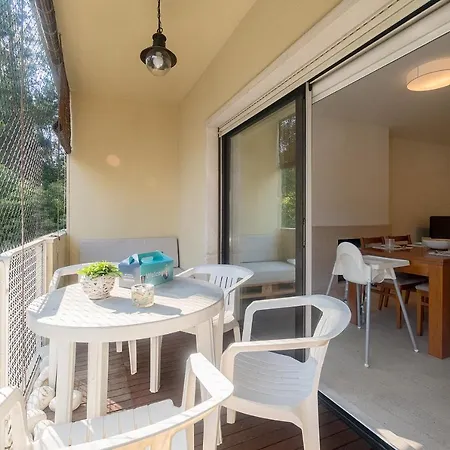 Family Relax For 6 With A Cosy Balcony