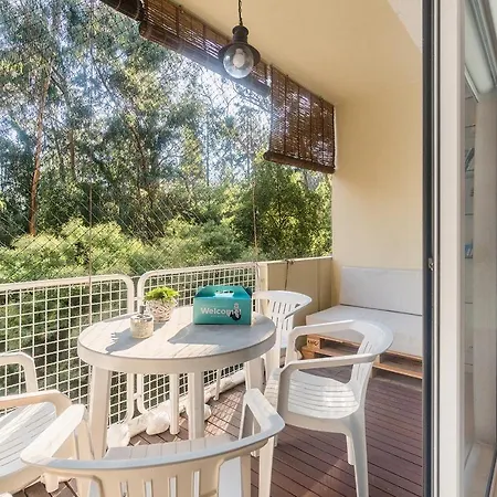 Family Relax For 6 With A Cosy Balcony 아파트 *