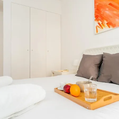 Family Relax For 6 With A Cosy Balcony 아파트 *